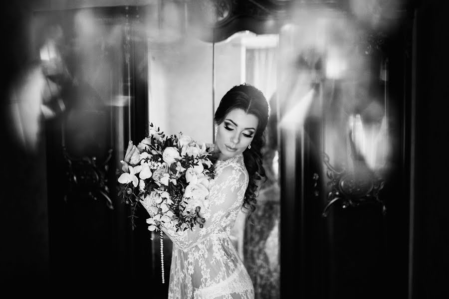 Wedding photographer Valeriya Kasperova (4valerie). Photo of 8 February 2016