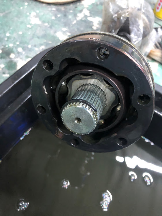 スカイラインのRB26・メンバー加工・ハコスカ・ロベルタカップ・オメガグリスに関するカスタム事例の投稿画像2枚目