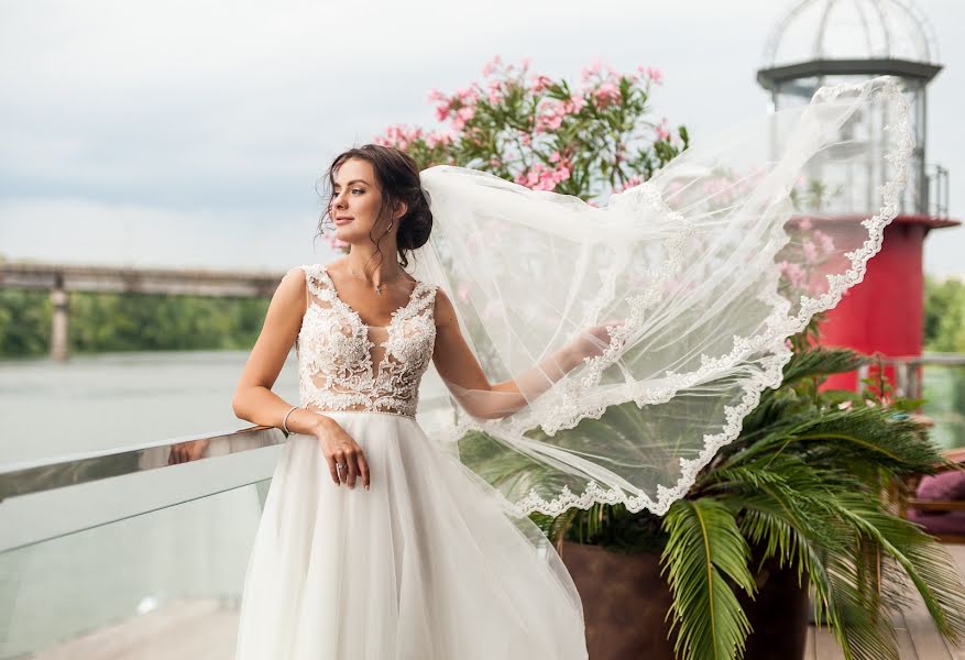 Wedding photographer Elena Nikolaeva (nikolaeva). Photo of 16 August 2020