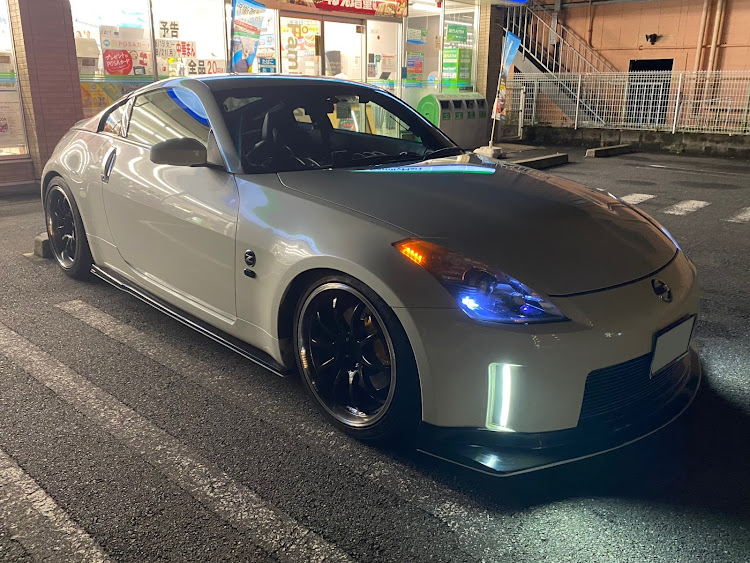 フェアレディZのスポイラー・カラーテープ・Z33・段差怖い・フェアレディZに関するカスタム事例の投稿画像1枚目