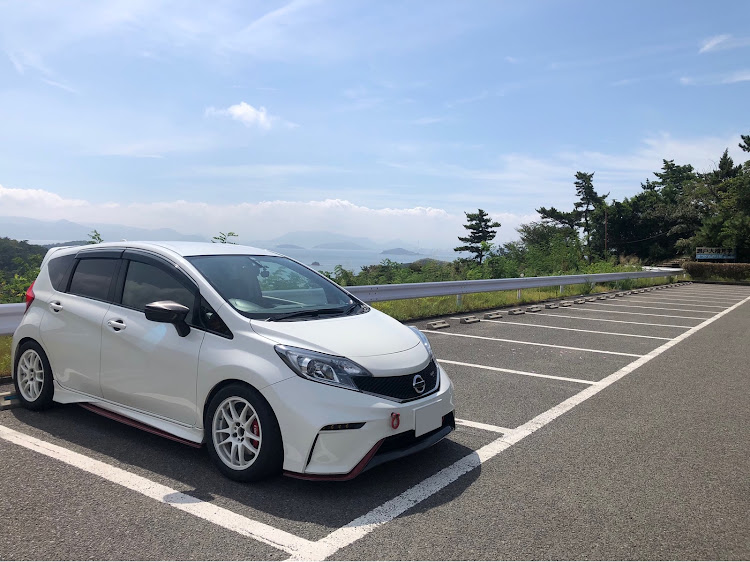 ノートのドライブ・キャンバー調整・サーキット仕様・残暑お見舞い申し上げます・台風に気をつけて下さいに関するカスタム事例の投稿画像1枚目