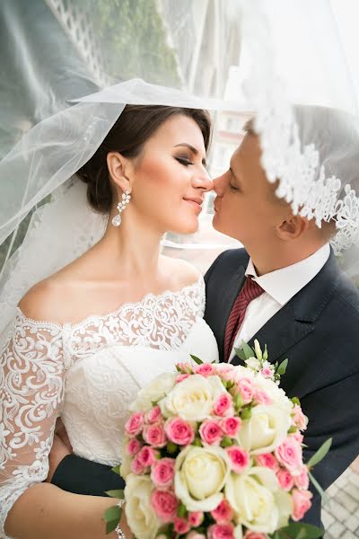 Fotógrafo de casamento Yuliya Pekna-Romanchenko (luchik08). Foto de 13 de setembro 2017