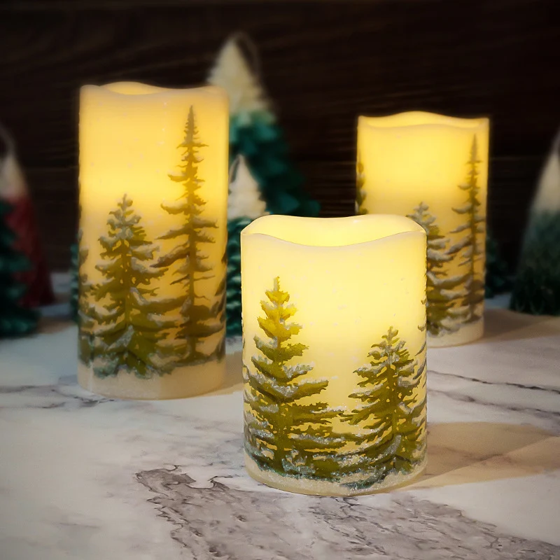 Decorazione albero di Natale con luce a candela LED elettronica. Regalo e addobbo natalizio per creare un'atmosfera magica e festosa.