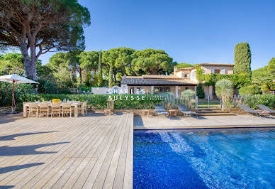 Villa avec piscine en bord de mer 5