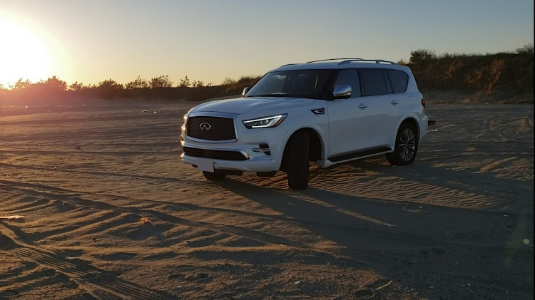 QXのインフィニティ・日産・INFINITI・北米日産に関するカスタム事例の投稿画像1枚目