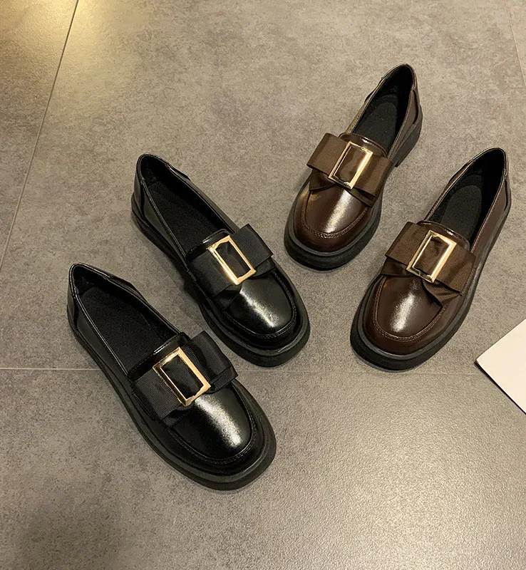 Kadın Metal Kare Tokalı Loafer Ayakkabı Platform Tek Adım Ayakkabı İngiliz Tarzı Küçük Deri Ayakkabı.