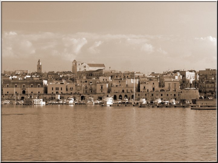 Porto di Bisceglie al tramonto di Giur@s