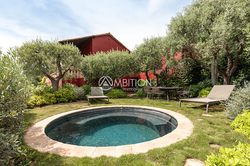 House with pool and terrace 5
