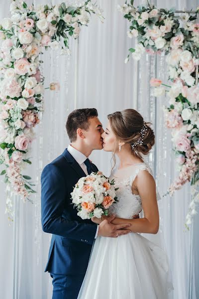 Fotógrafo de casamento Vika Babiy (vicababii). Foto de 31 de julho 2019