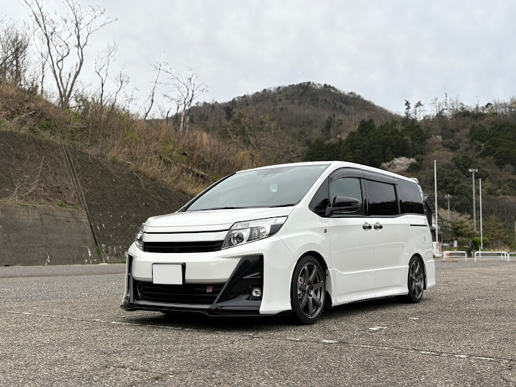 ノアの4月もよろしくお願い致します🌸・朝活撮影📷・桜コラボ・ドライブ・サクラと愛車に関するカスタム事例の投稿画像3枚目