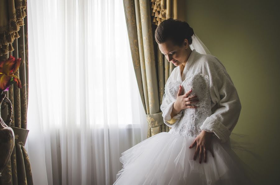 Wedding photographer Sergey Neputaev (exhumer). Photo of 2 June 2014