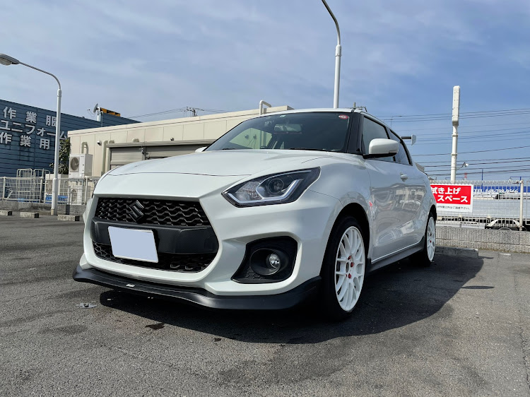 スイフトスポーツの洗車・左斜め前写真展に関するカスタム事例の投稿画像1枚目