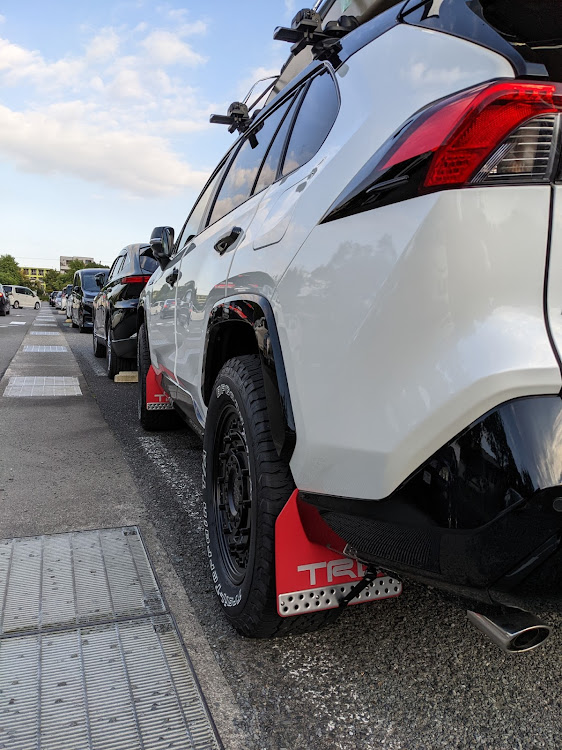 RAV4のTRD・マッドフラップ取り付け・RAV4・PHEVに関するカスタム事例 ...