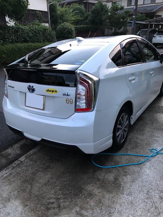 プリウスの洗車・シュアラスター・TRD・マンハッタンゴールドに関するカスタム事例の投稿画像1枚目