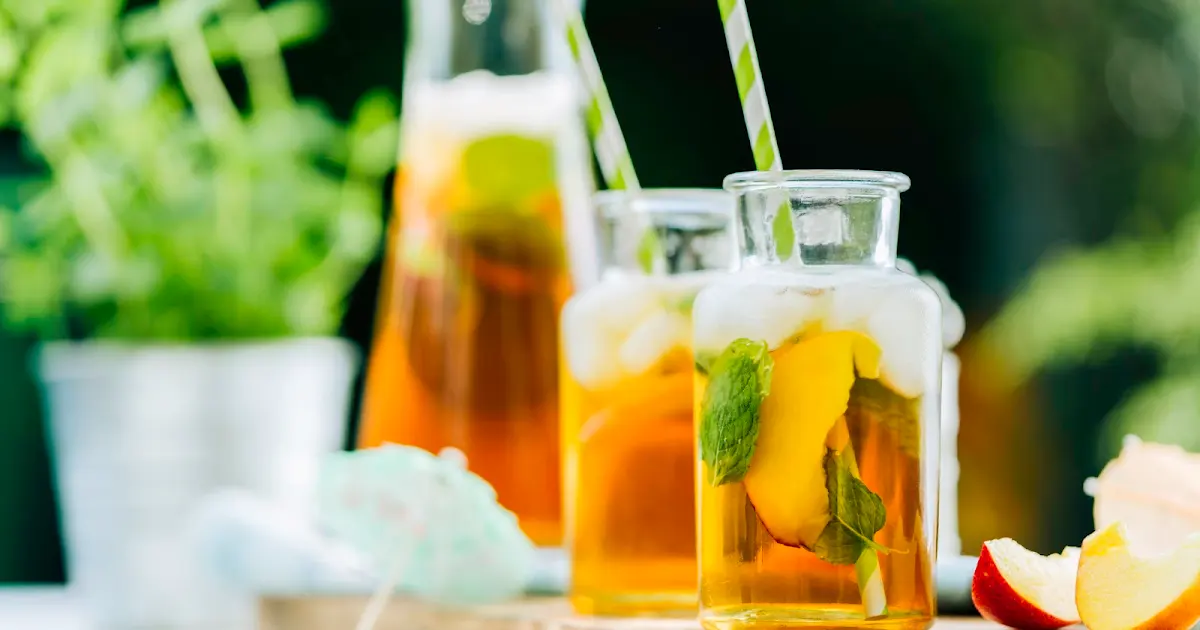 Hard Spiked Peach Iced Tea Lemonade - xoxoBella