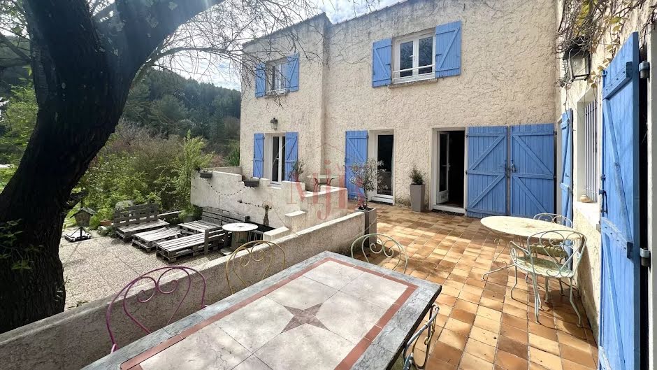 Vente villa 7 pièces 210 m² à La Bouilladisse (13720), 749 000 €