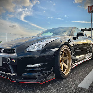 NISSAN GT-R R35