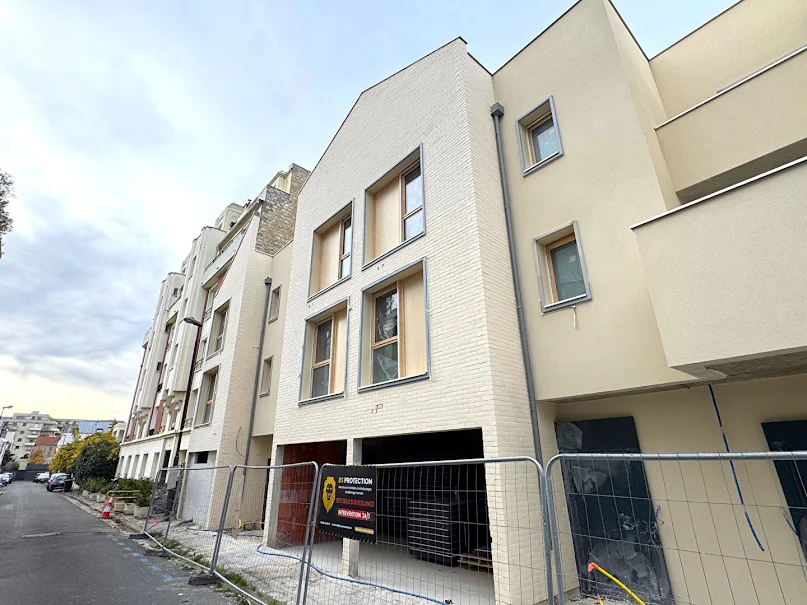 achat Maison à ASNIERES SUR SEINE (92) - Façade immeuble en construction