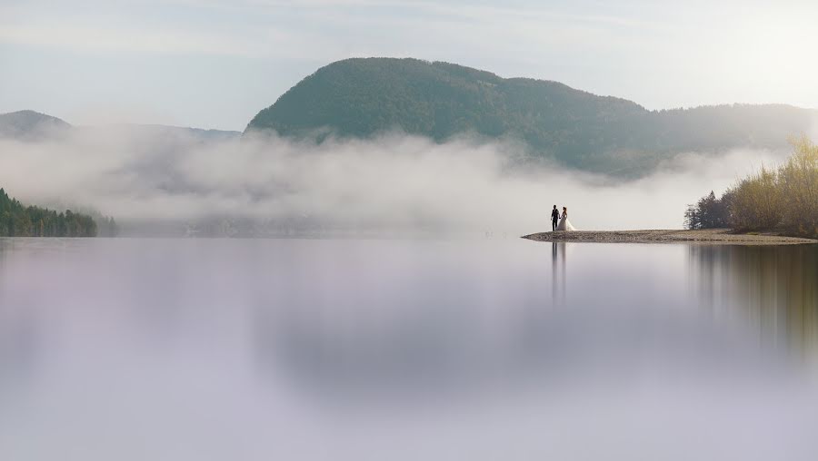 Kāzu fotogrāfs Csaba Vámos (csabavamos). Fotogrāfija: 24. oktobris 2019