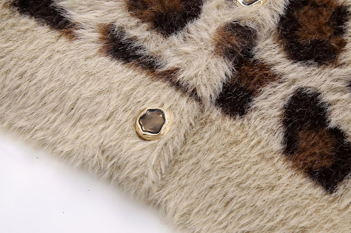 Title 10, Hong Kong Style Vintage Leopard Print Sweater Coat