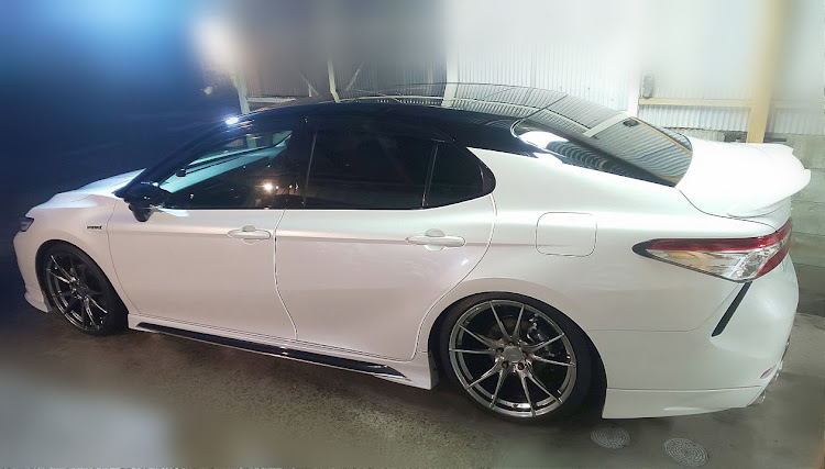 カムリの洗車・梅雨明け・エンブレム交換・ミリ波レーダーに関するカスタム事例の投稿画像6枚目