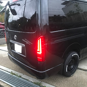 ハイエースバン KDH200V