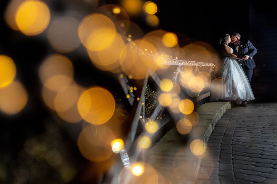 Fotógrafo de casamento Lee Gibbins (leegibbinsphoto). Foto de 7 de fevereiro 2019