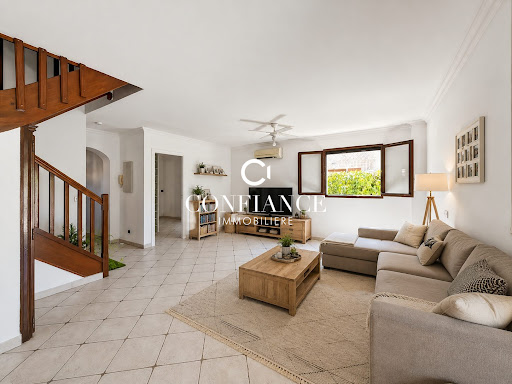 House with pool and terrace 5