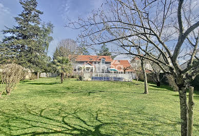 House with pool and garden 3