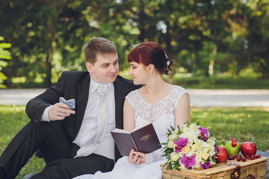 Photographe de mariage Oksana Ladygina (oxanaladygina). Photo du 18 juin 2014