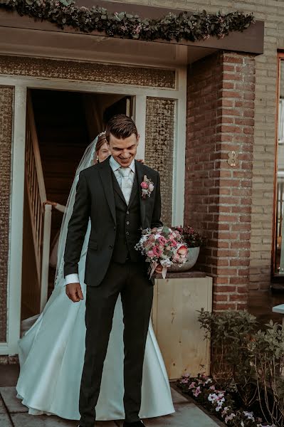 Fotografo di matrimoni Christine Van Der Velden (christinesmomen). Foto del 16 aprile 2020