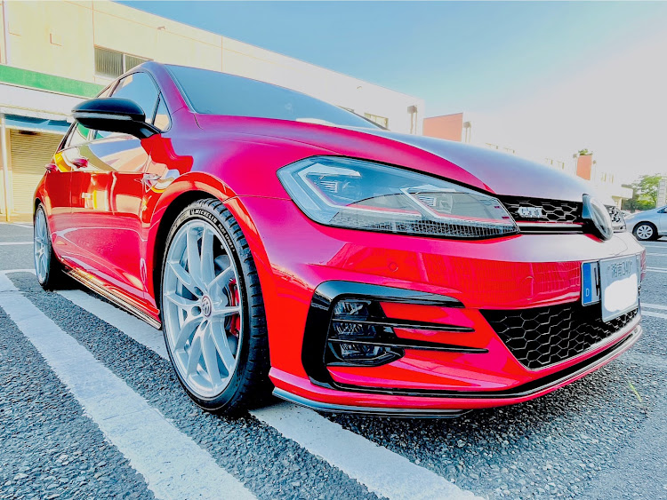ゴルフGTIのフォルクスワーゲンのある生活・赤い車好き・グラフェンコーティング・湘南・ユーロナンバーに関するカスタム事例の投稿画像2枚目