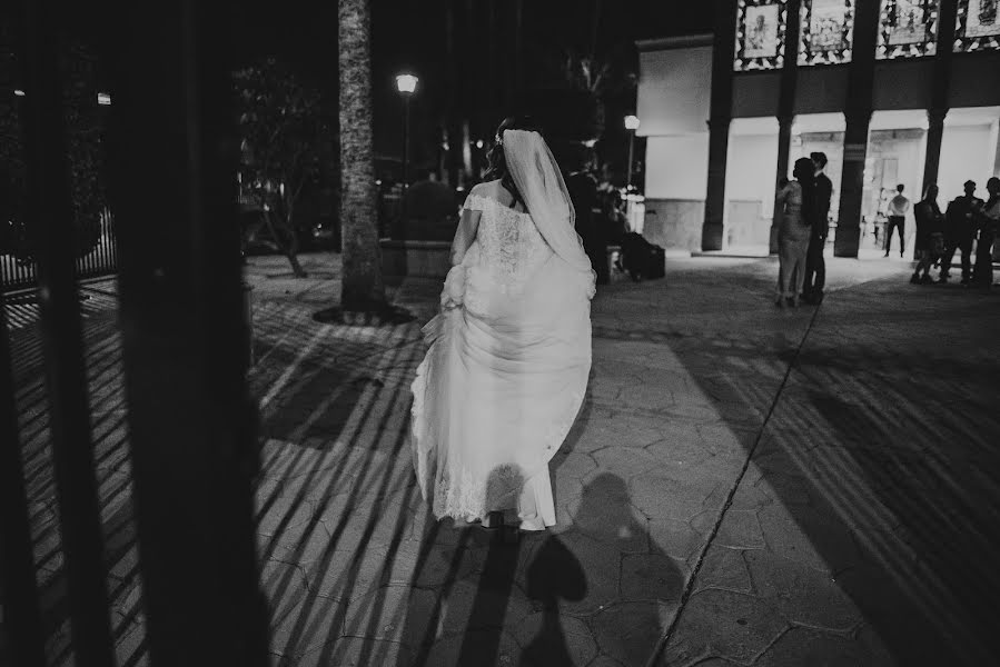 शादी का फोटोग्राफर Clarissa Bell Rodriguez (clarissabell)। दिसम्बर 1 2022 का फोटो