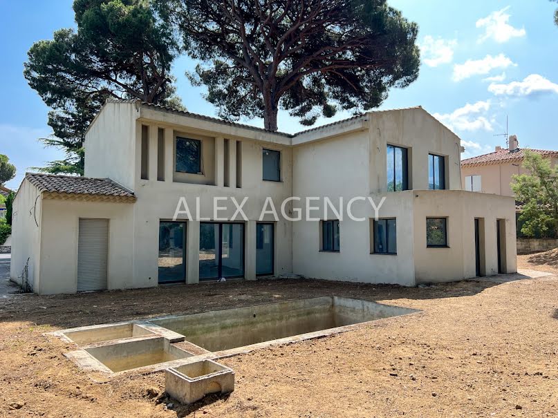 Vente villa 4 pièces 213 m² à Saint-Tropez (83990), 2 790 000 €