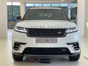 Thiết kế đầu xe của Land Rover Range Rover Velar 2023