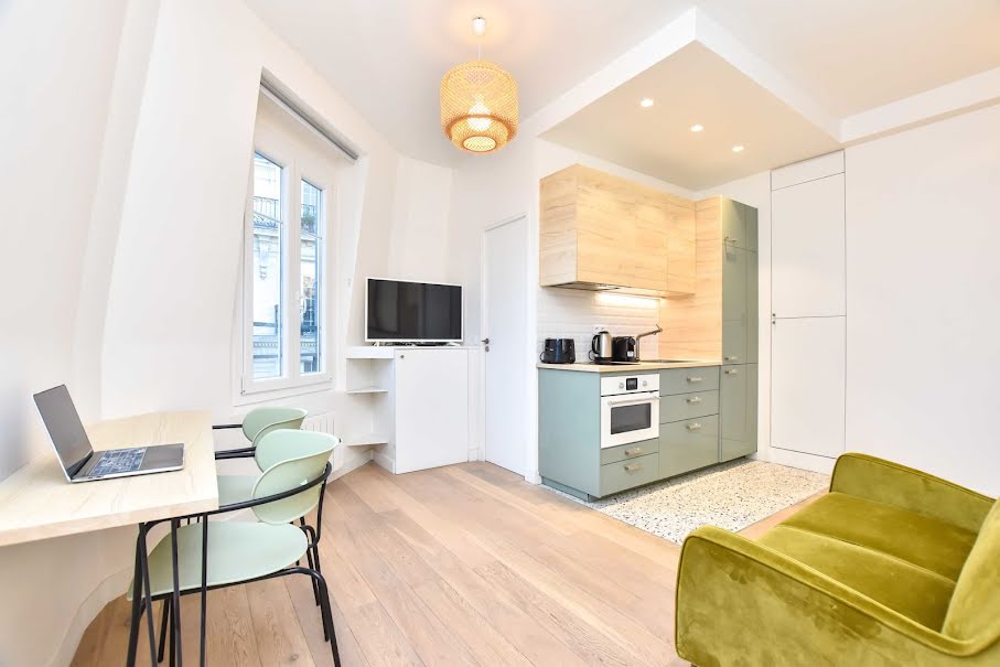 Location meublée appartement 2 pièces 27 m² à Paris 16ème (75016), 1 670 €