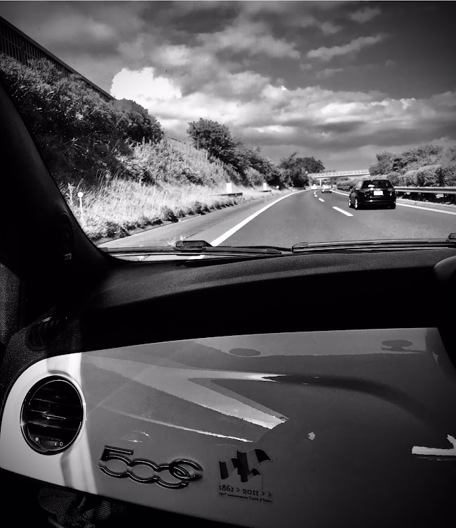 500Cの館山自動車道・アバルト500C・ドライブ・ビールに関するカスタム事例の投稿画像1枚目