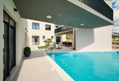 House with pool and terrace 5