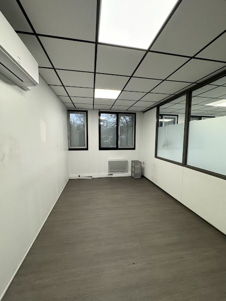 Location  locaux professionnels 1 pièce 26 m² à Meylan (38240), 347 €