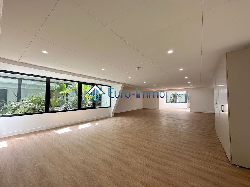 Location  locaux professionnels  180 m² à Beausoleil (06240), 4 680 €