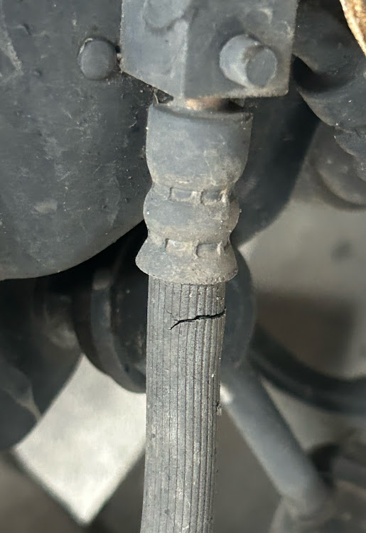 スカイラインのTE37SL・アドバンレーシングRS・車検😭・ノーマルアルミも👍😅・ブレーキホース😱に関するカスタム事例の投稿画像5枚目