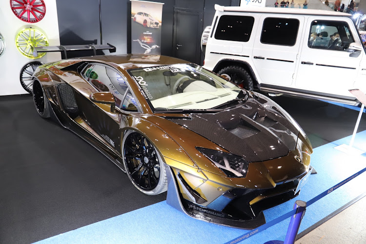 TaKuさんが投稿した東京オートサロン2019・LIBERTYWALK・LIBERTYWALK好き・LBWK・DJNANAに関するカスタム事例の投稿画像17枚目