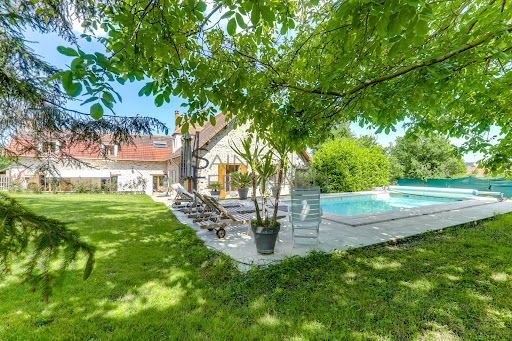 House with pool 1