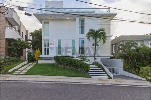 House with pool and terrace 2