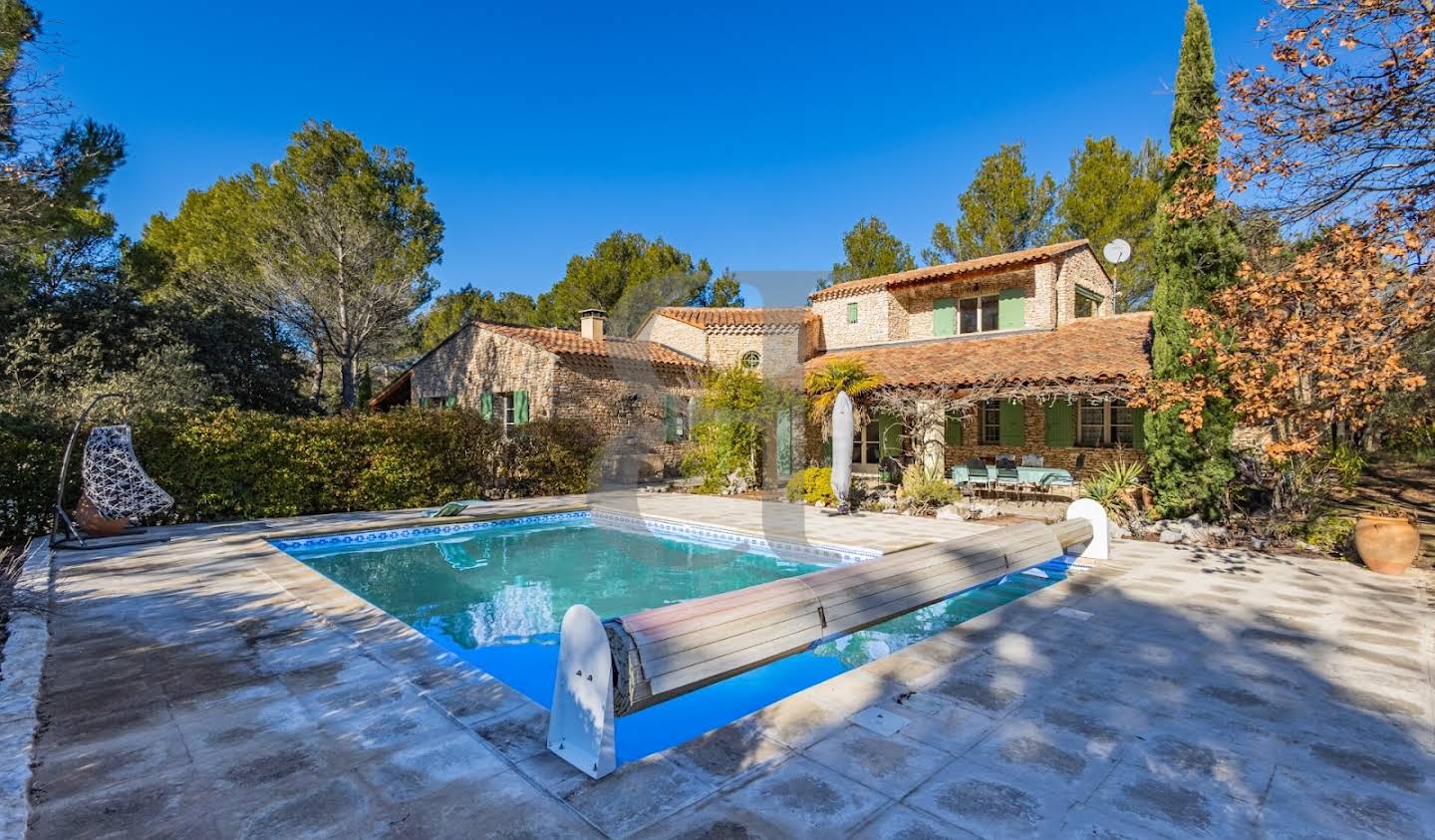 Villa with pool L'Isle-sur-la-Sorgue