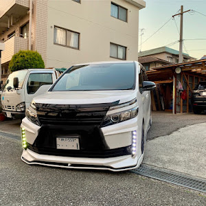 ヴォクシー ZWR80G