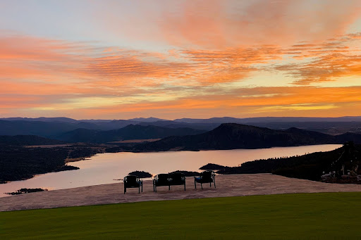 Sunset over lake and mountains - Luxury house for sale in Durango, 3 bedrooms