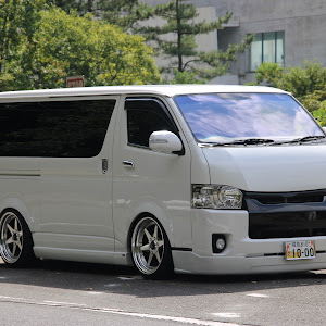 ハイエースバン TRH200V