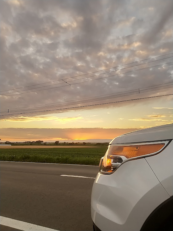 エクスプローラーの北海道・夕焼け🌇・フォード エクスプローラー・u502・1FMHK8に関するカスタム事例の投稿画像4枚目