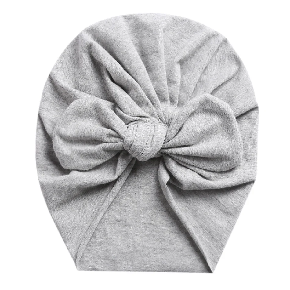 Bonnet bébé nouveau-né fin style automne, protège la fontanelle. Doux, léger et idéal pour les températures douces.
